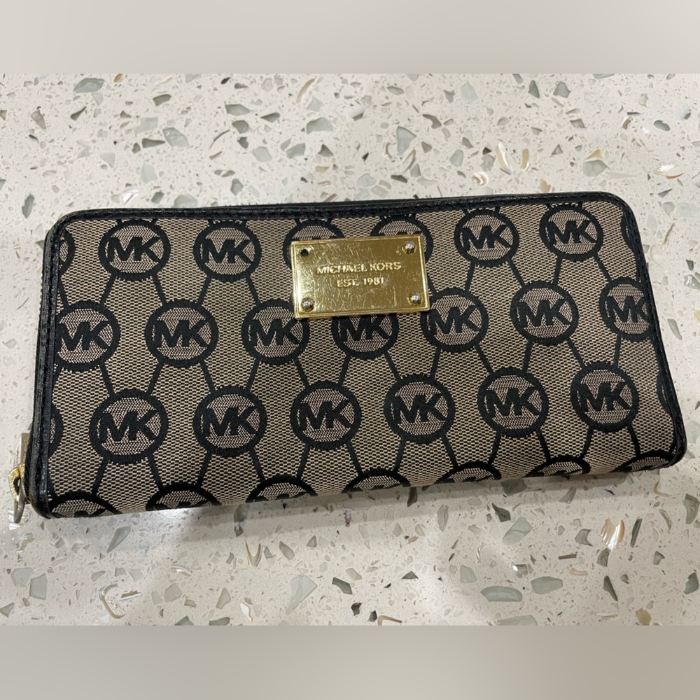 Authentic Michael Kors Wallet